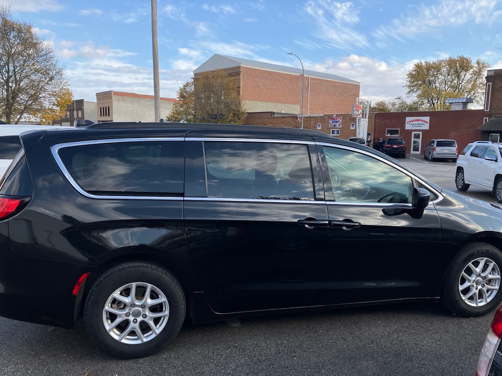 Used 2020 Chrysler Voyager LXI For Sale Rockwell City IA