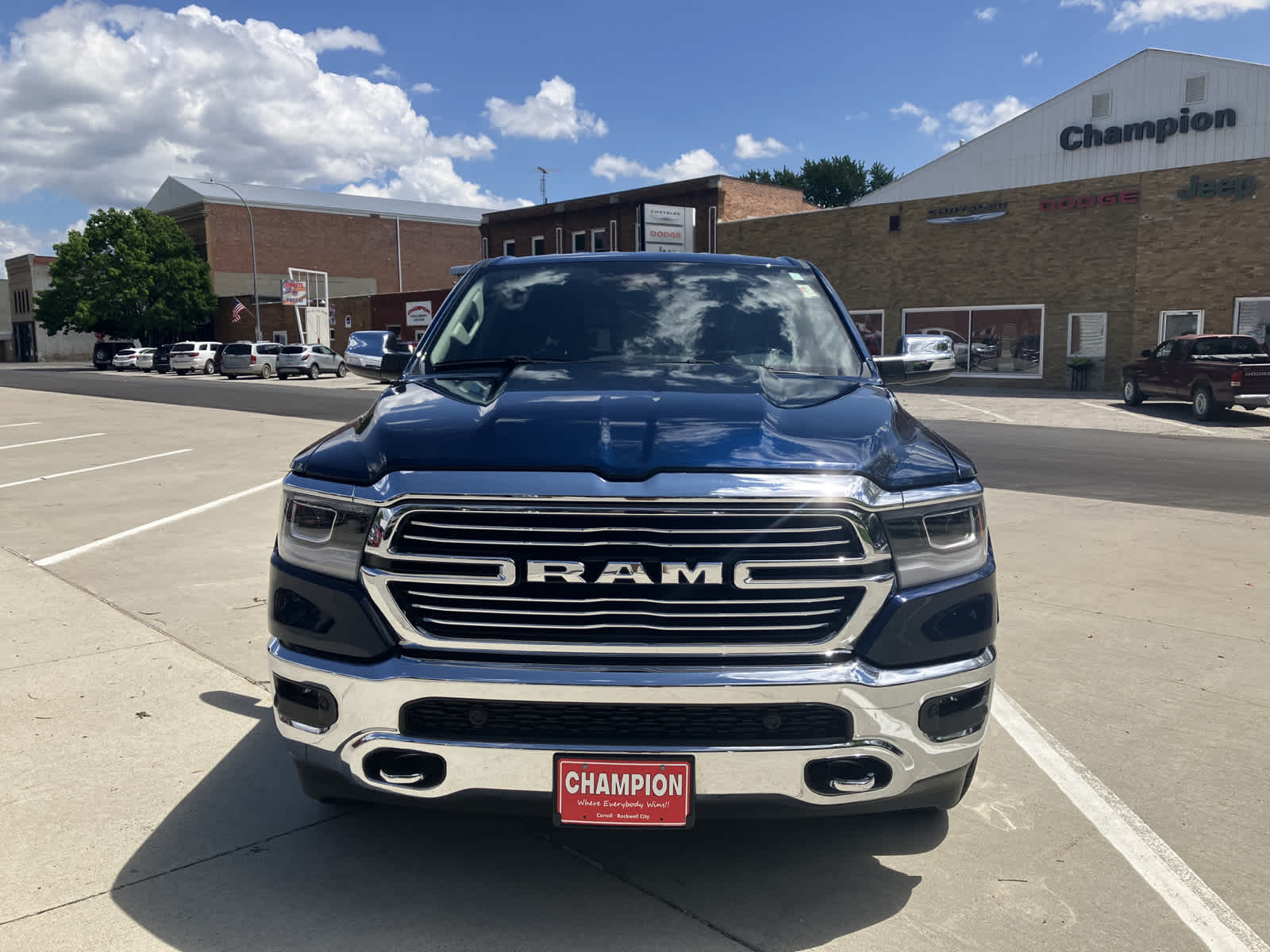 Used 2022 RAM Ram 1500 Pickup Laramie with VIN 1C6SRFRT6NN413766 for sale in Rockwell City, IA