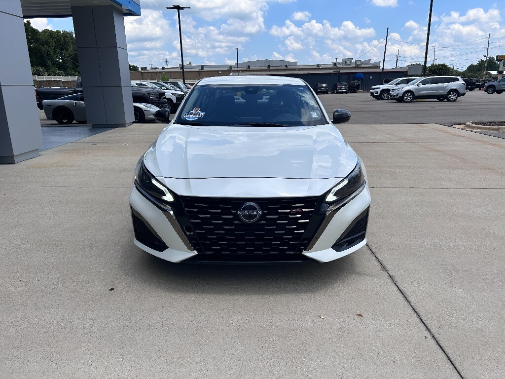 Used 2025 Nissan Altima SR Sedan