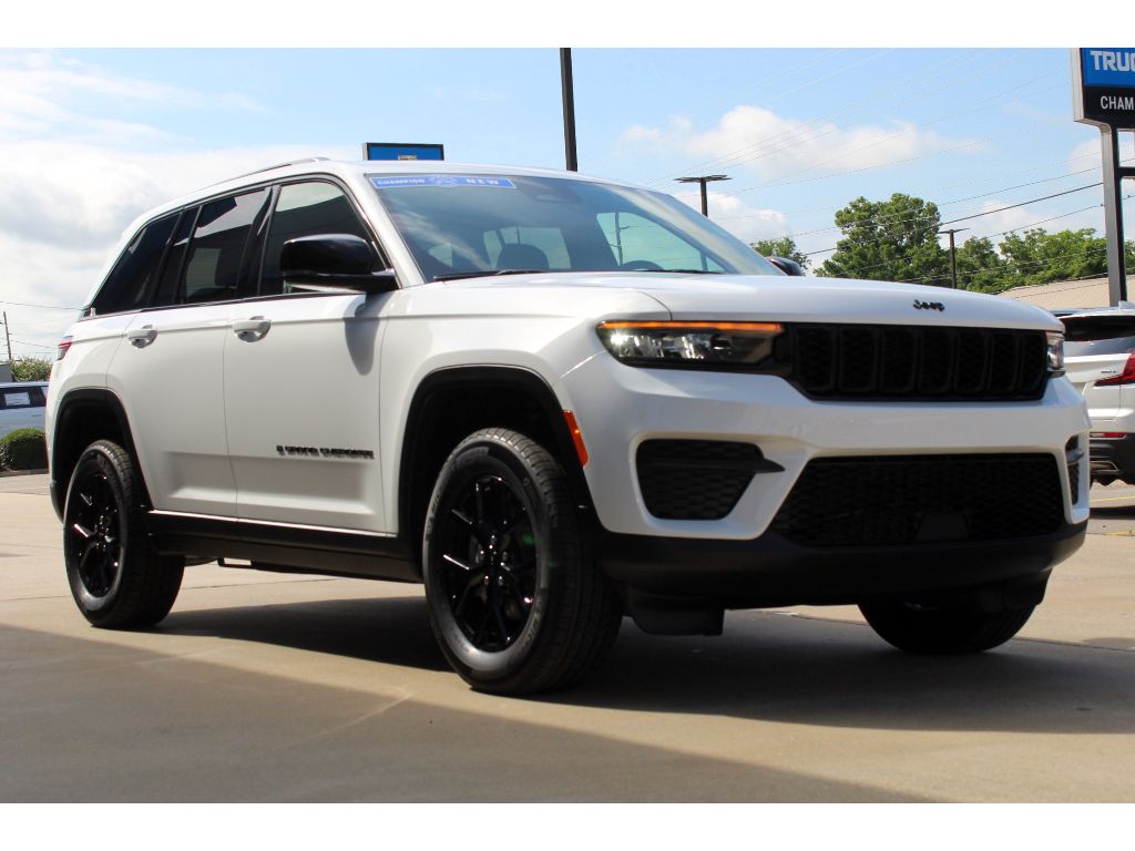 2025 Jeep Grand Cherokee Altitude X photo 3