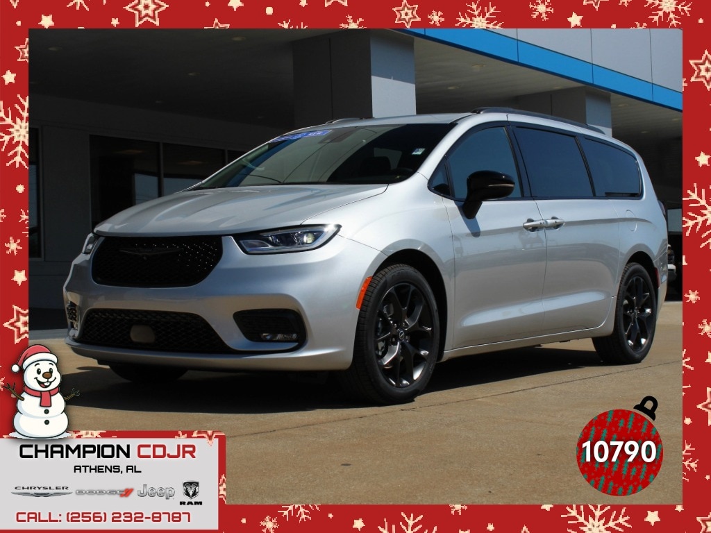 2026 Chrysler Pacifica Select's photo