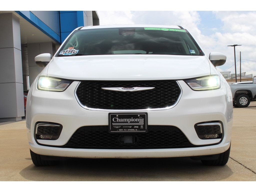 Used 2023 Chrysler Pacifica Touring L Passenger Van