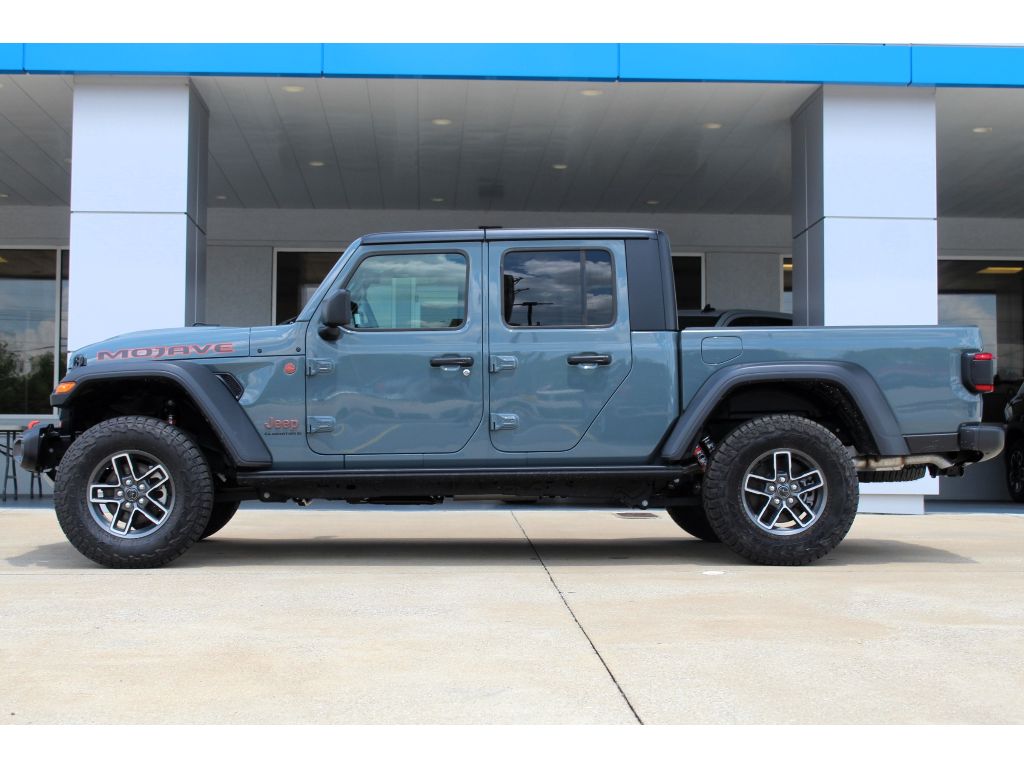 2025 Jeep Gladiator Mojave photo 2