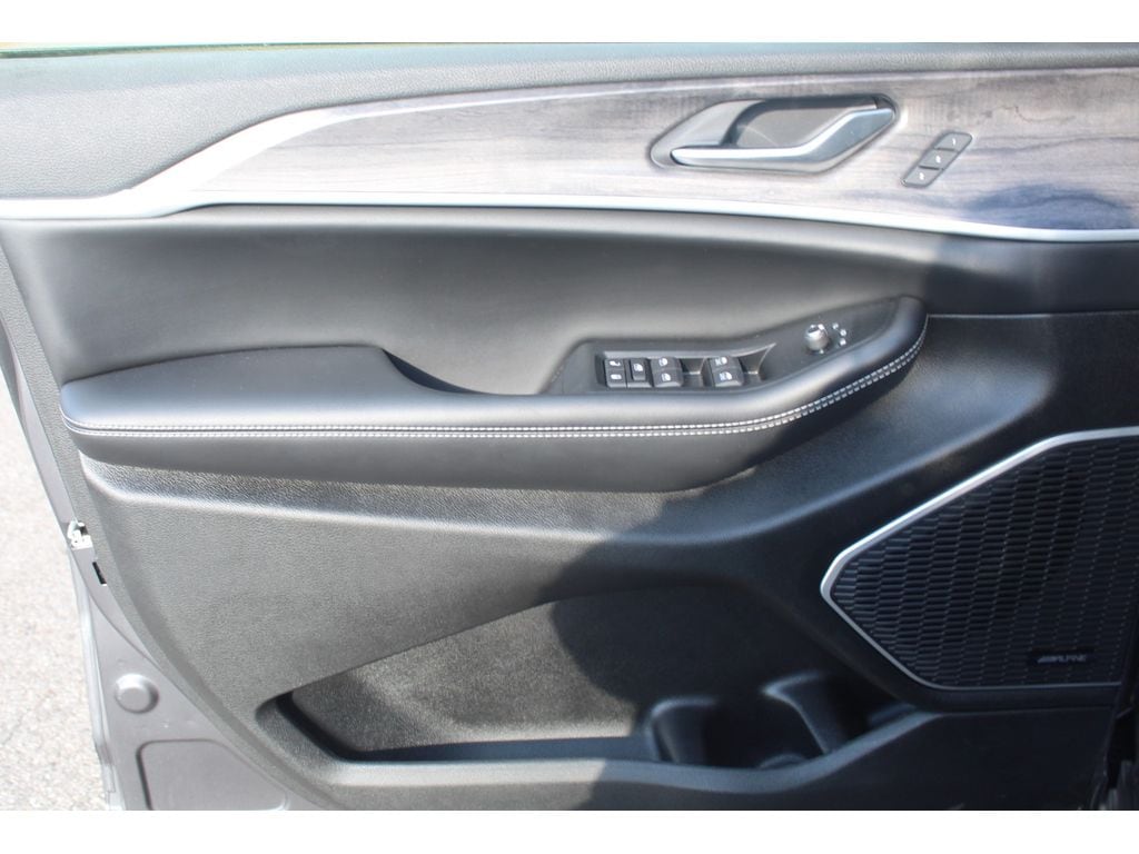 2023 Jeep Grand Cherokee Limited - Photo 16