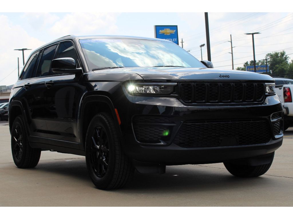 2025 Jeep Grand Cherokee Altitude X photo 3