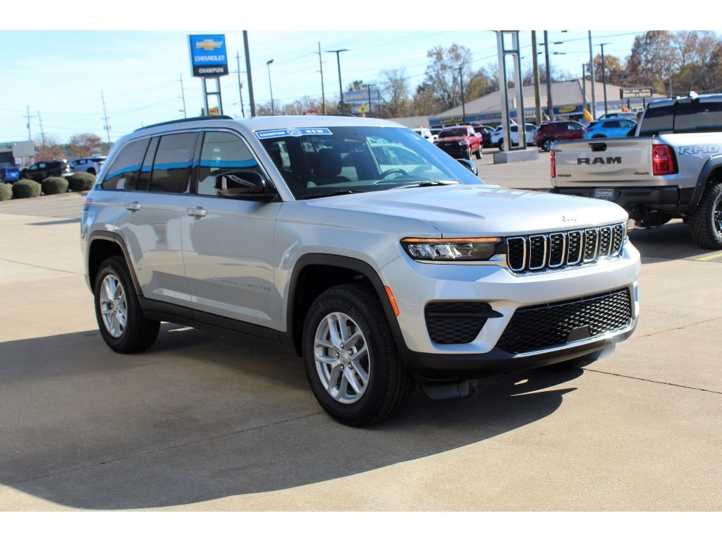 New 2025 Jeep Grand Cherokee Laredo X Sport Utility