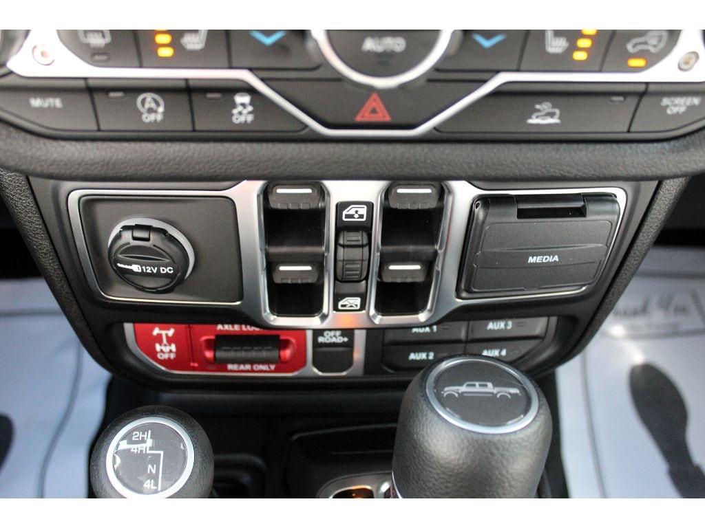 2025 Jeep Gladiator Willys - Photo 14