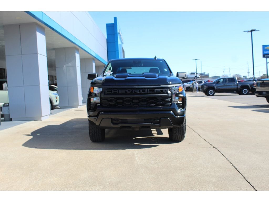 Used 2025 Chevrolet Silverado Custom Trail Boss Crew Cab