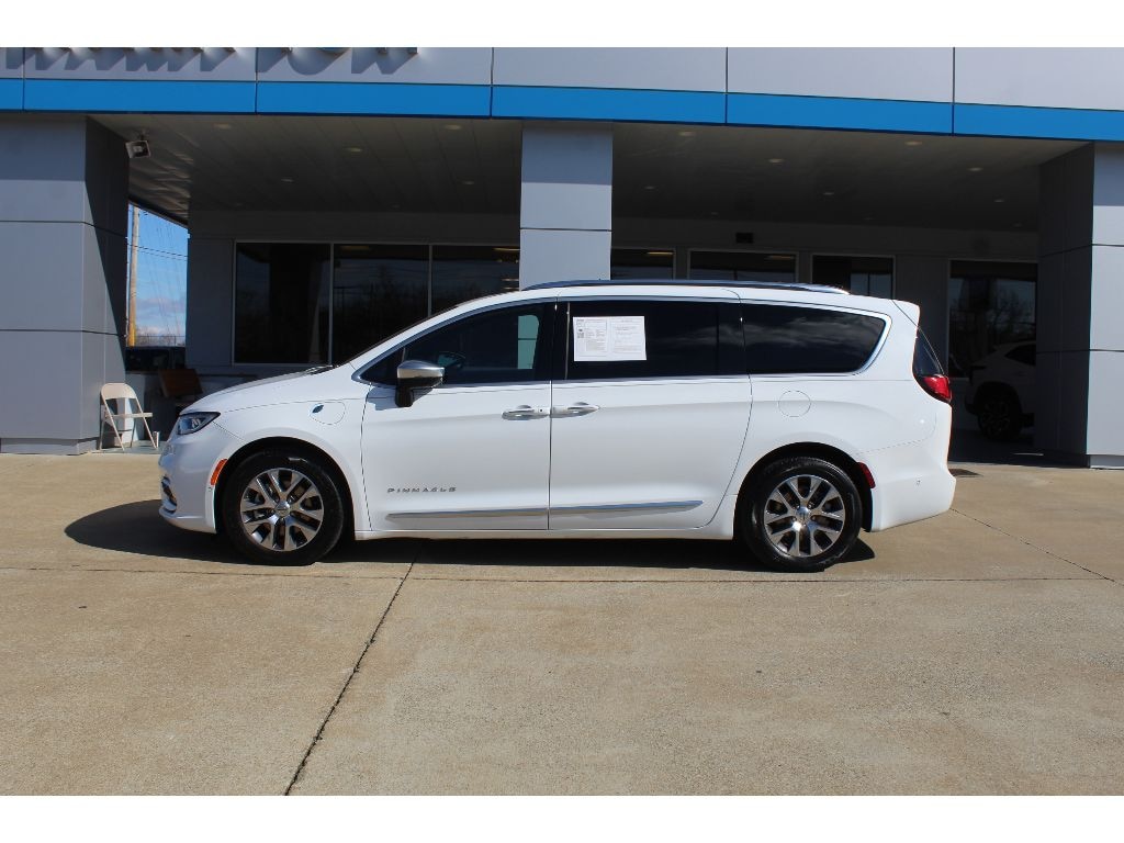 Used 2023 Chrysler Pacifica Hybrid Pinnacle Passenger Van