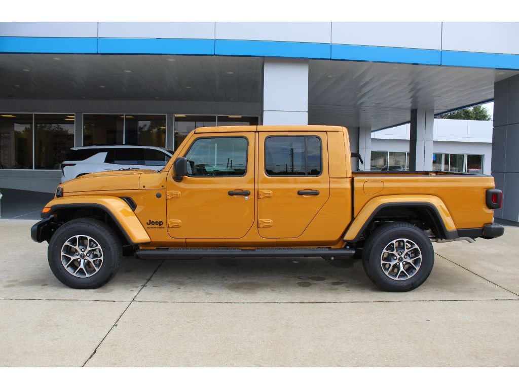 New 2026 Jeep Gladiator Sport S Pickup