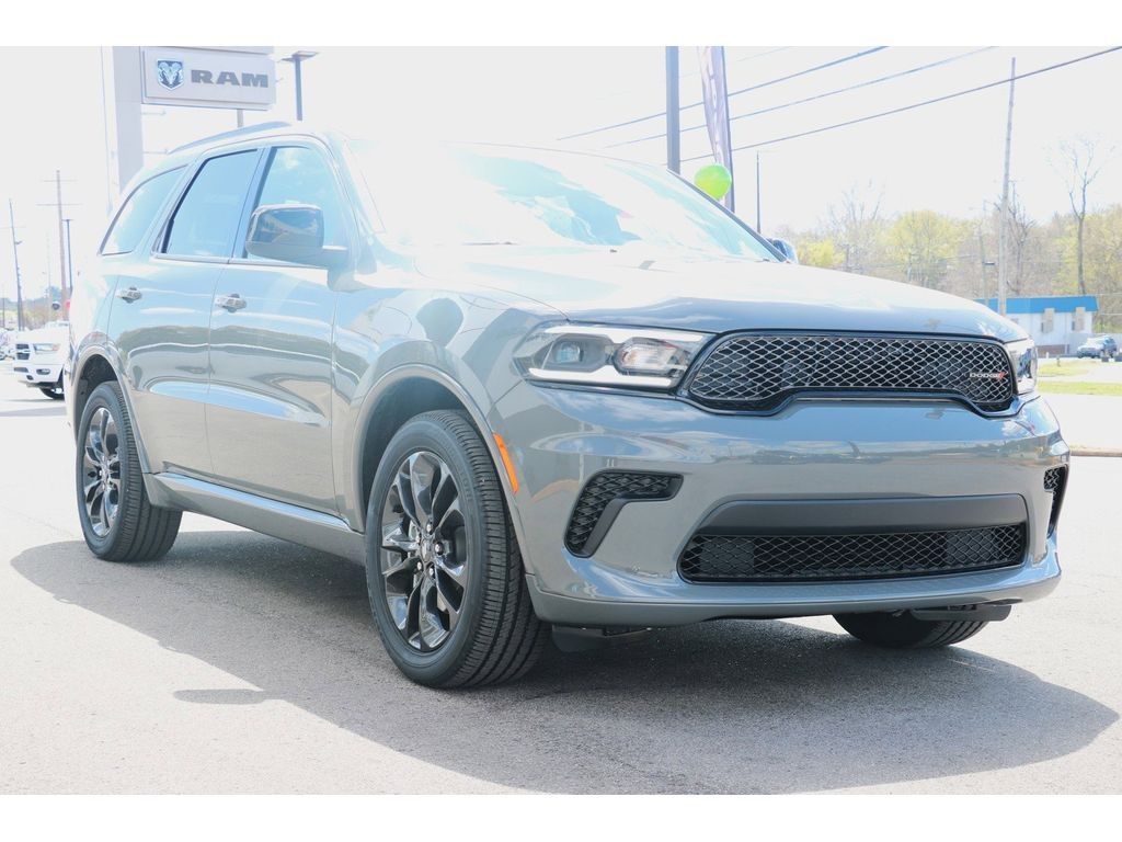 2024 Dodge Durango SXT photo 3