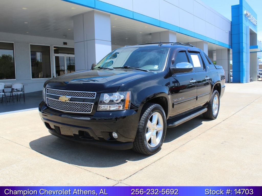 2013 Chevrolet Avalanche 2WD Avalanche LT's photo