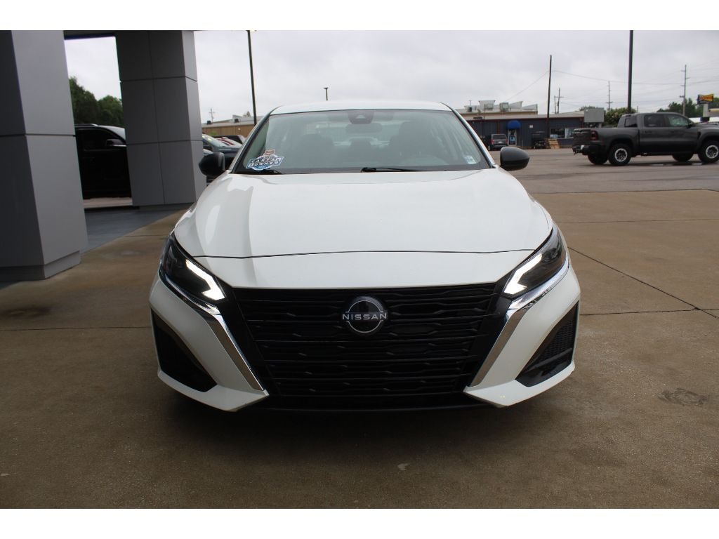 Used 2024 Nissan Altima 2.5 SV Sedan