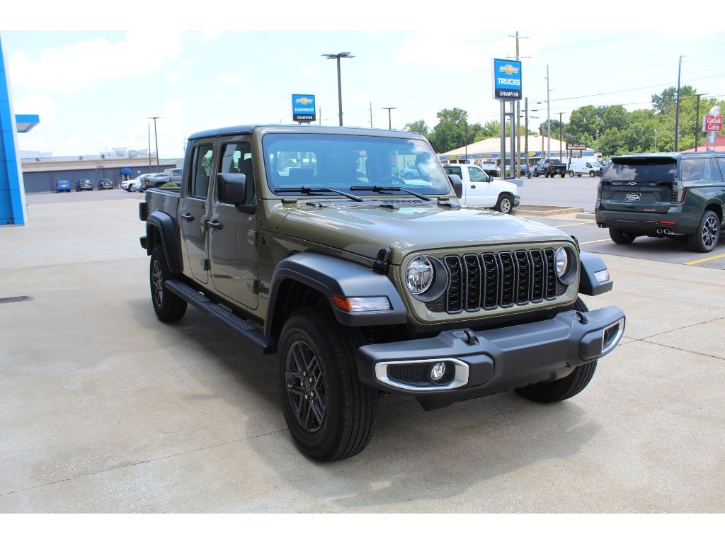 New 2026 Jeep Gladiator Sport Pickup