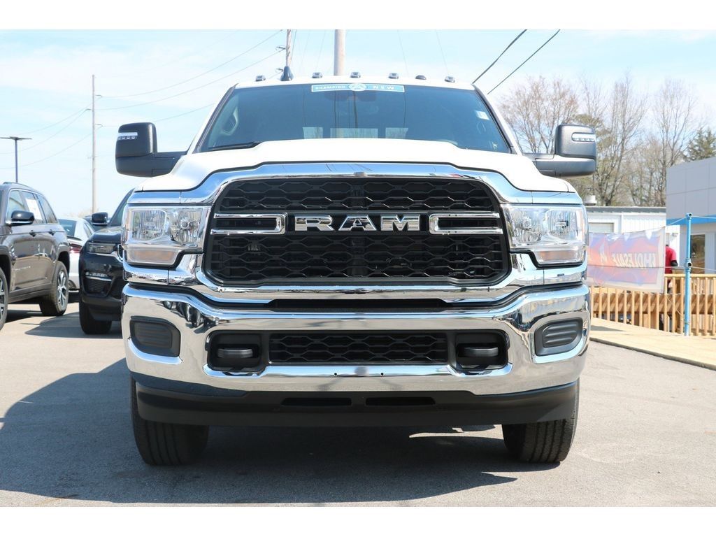 2024 Ram 2500 Tradesman photo 2