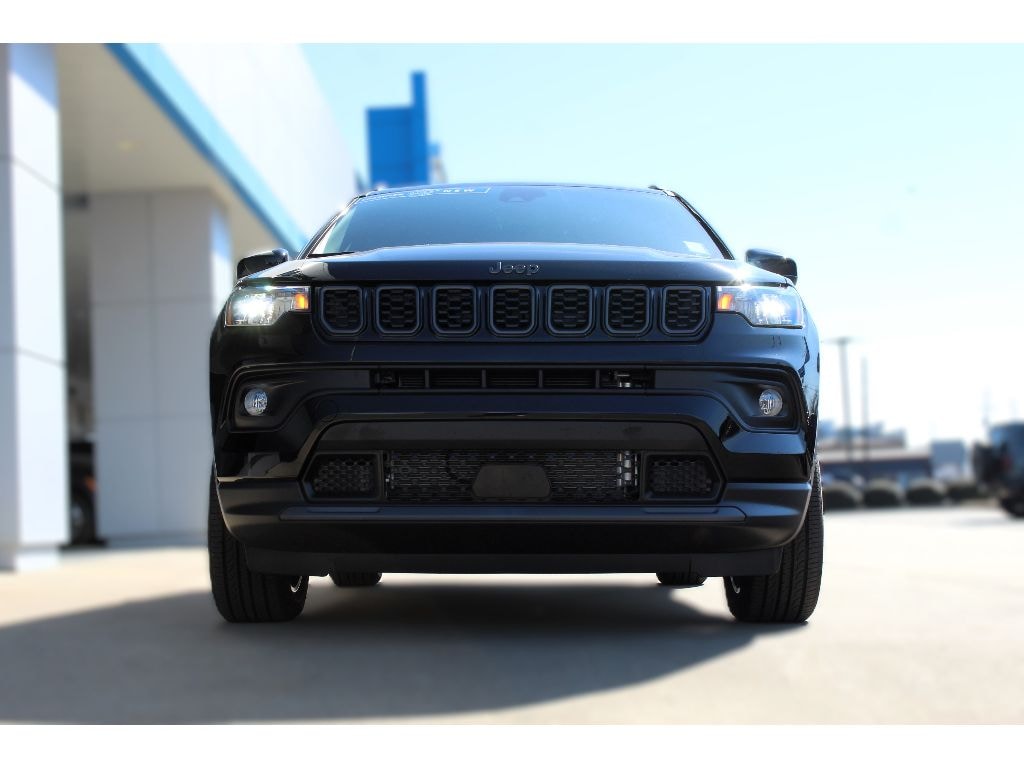 Used 2025 Jeep Compass Latitude SUV