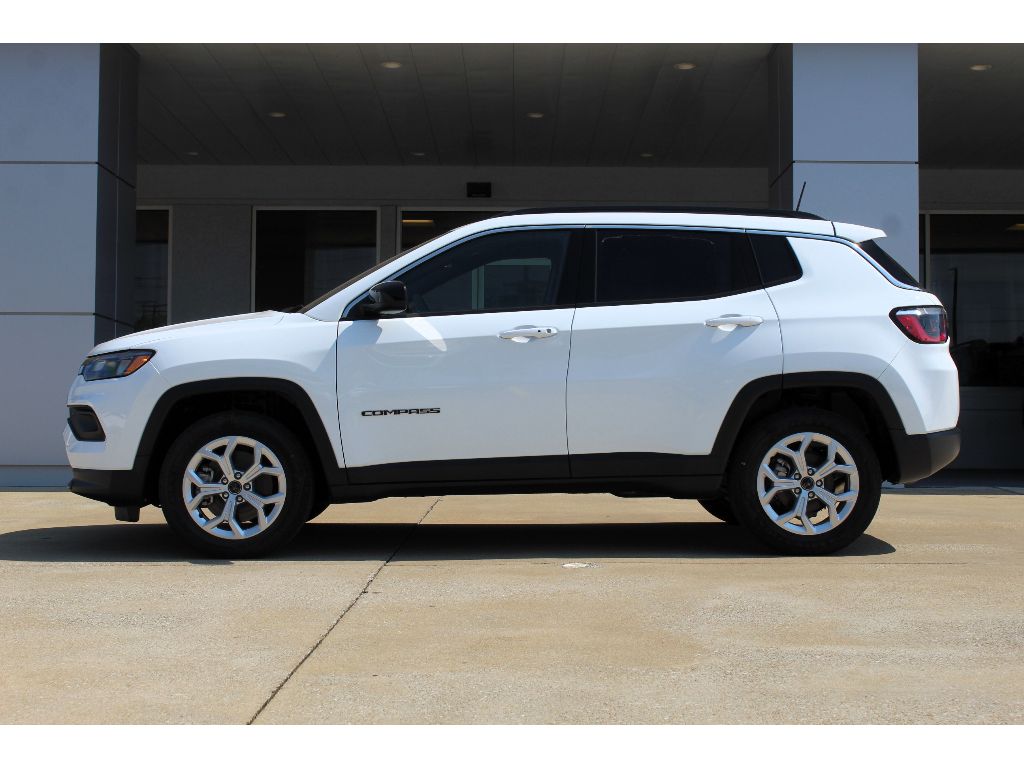 2025 Jeep Compass Latitude photo 2