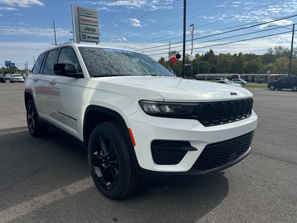 2024 Jeep Grand Cherokee Altitude Sport photo 4