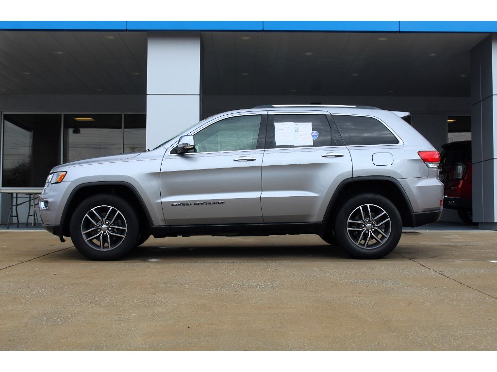 2017 Jeep Grand Cherokee Limited Sport photo 2