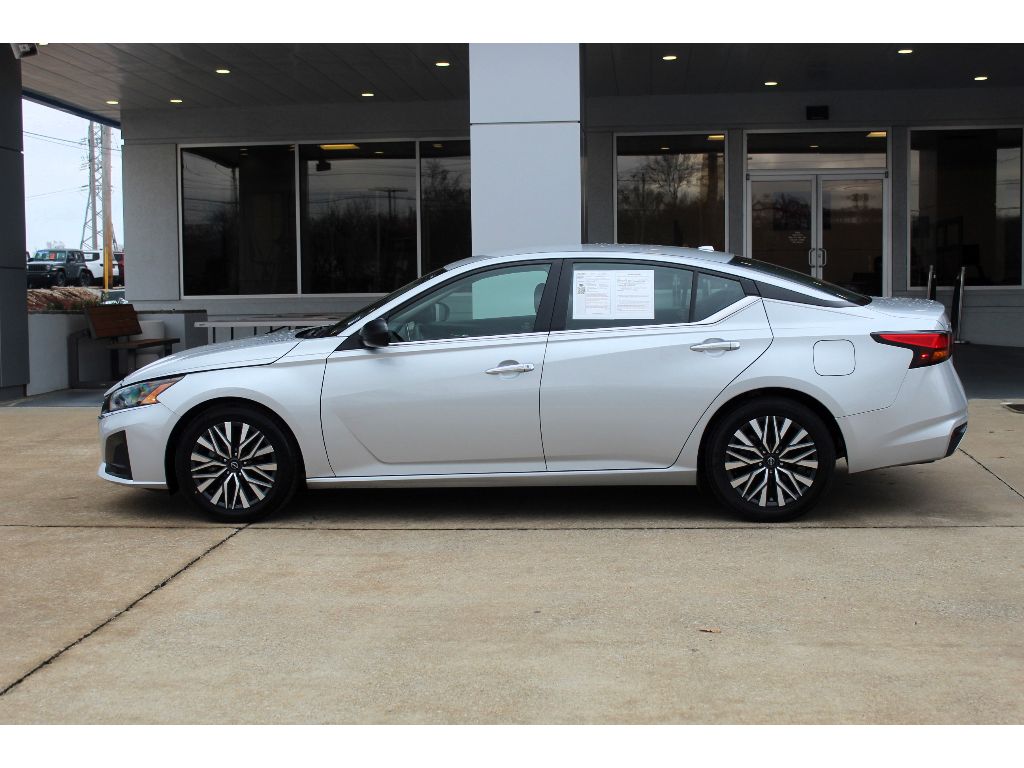 Used 2024 Nissan Altima SV with VIN 1N4BL4DV7RN338613 for sale in Athens, AL