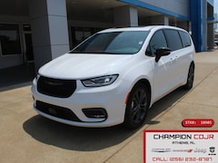 2026 Chrysler Pacifica Select Passenger Van