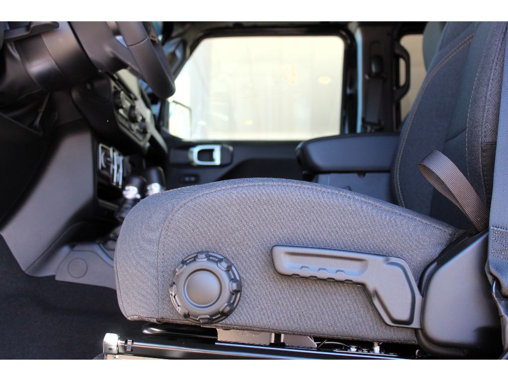 2025 Jeep Wrangler 4-Door Sport S - Photo 10