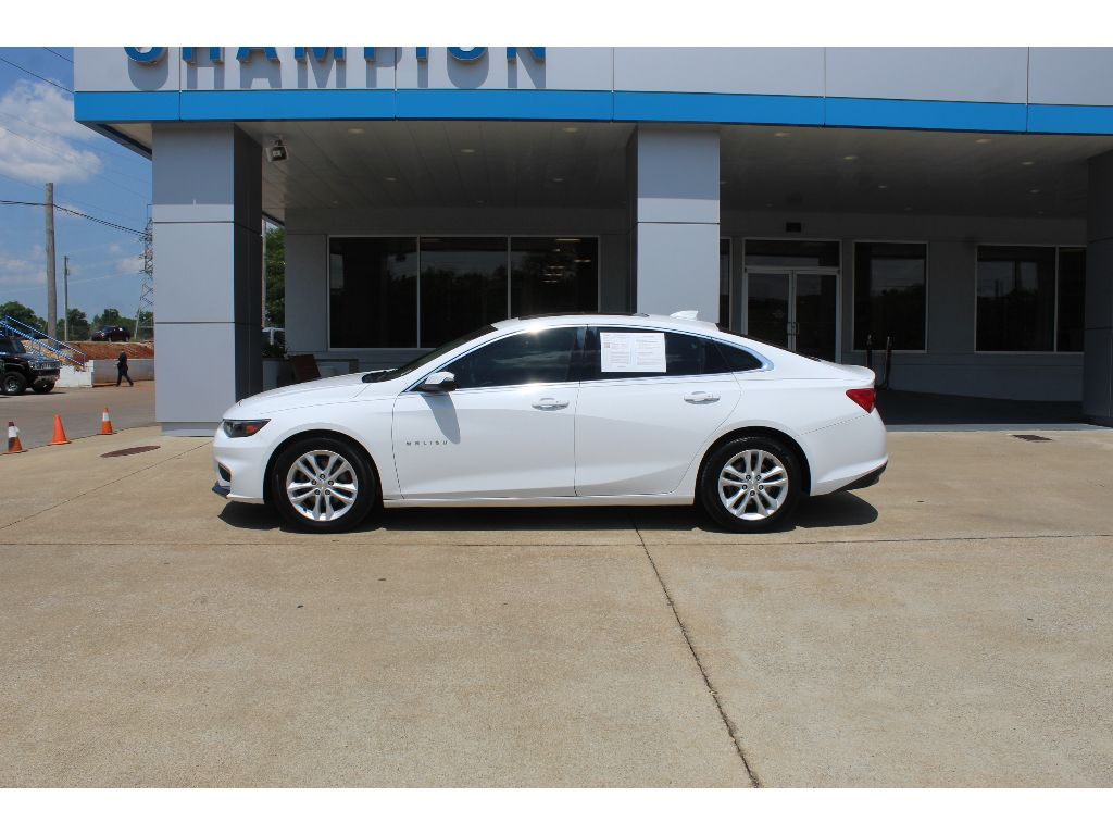 Used 2018 Chevrolet Malibu 1LT with VIN 1G1ZD5ST5JF153285 for sale in Athens, AL