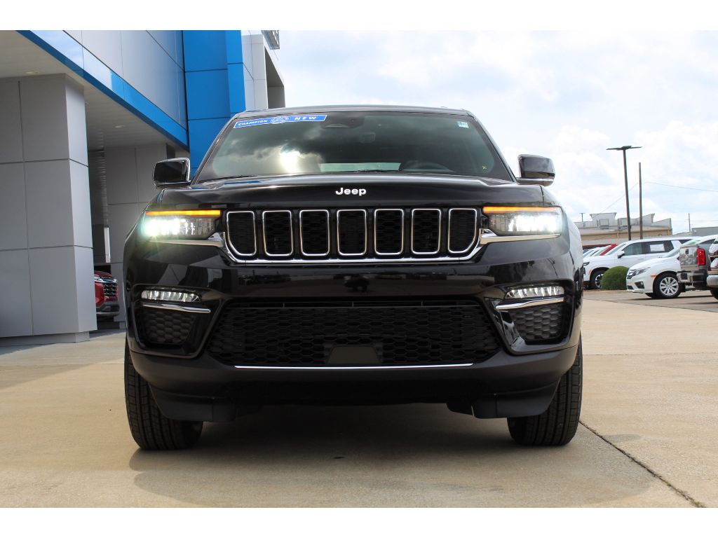 2025 Jeep Grand Cherokee Limited photo 2