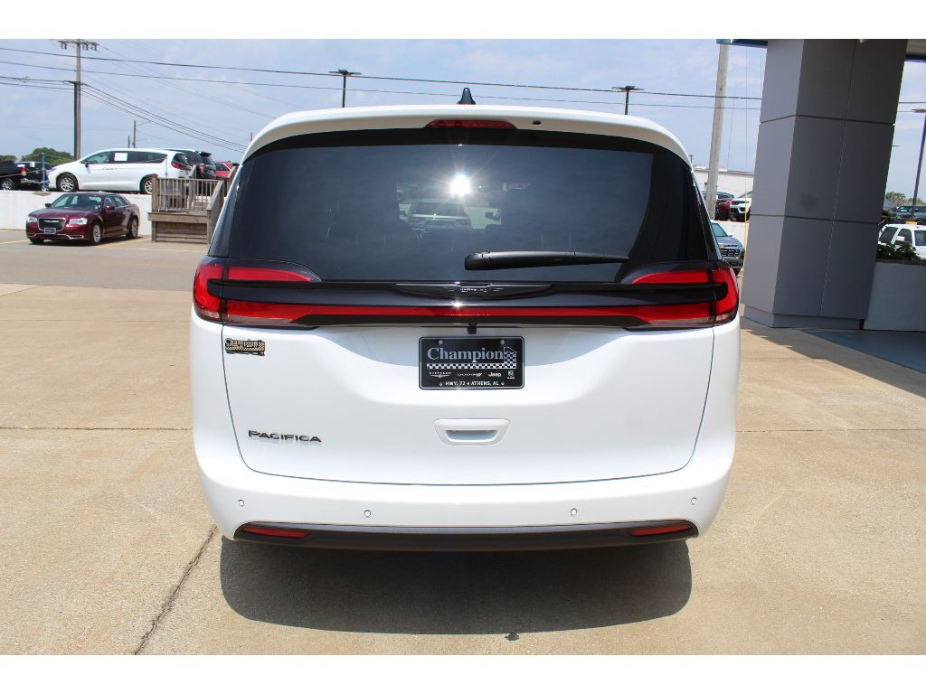 2026 Chrysler Pacifica Select - Photo 6