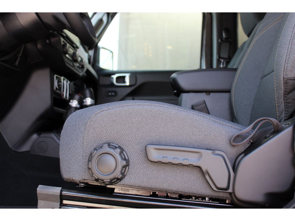 2025 Jeep Wrangler 2-Door Sport S - Photo 9