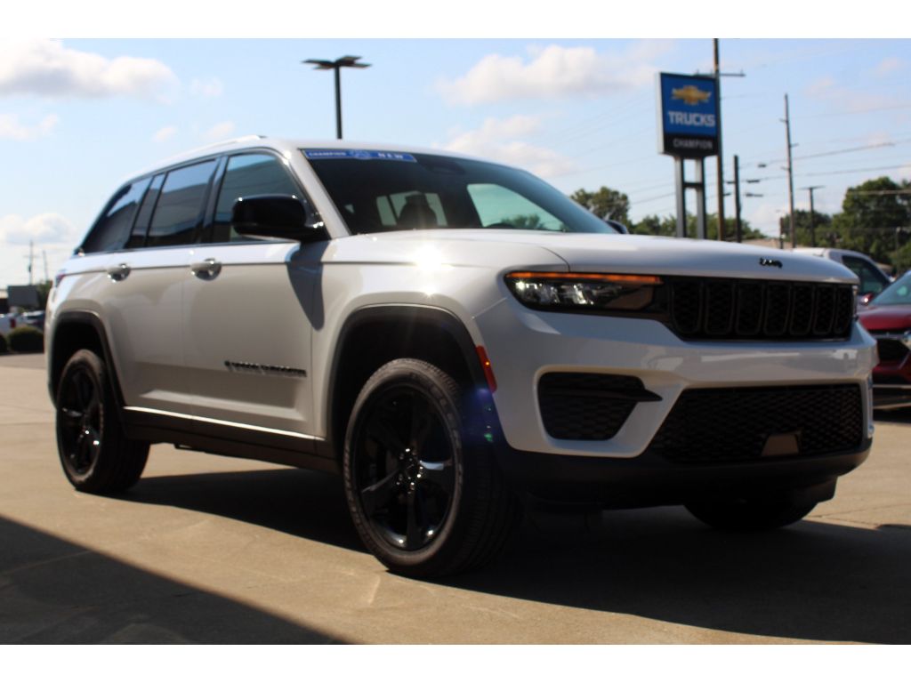 2025 Jeep Grand Cherokee Altitude X photo 3