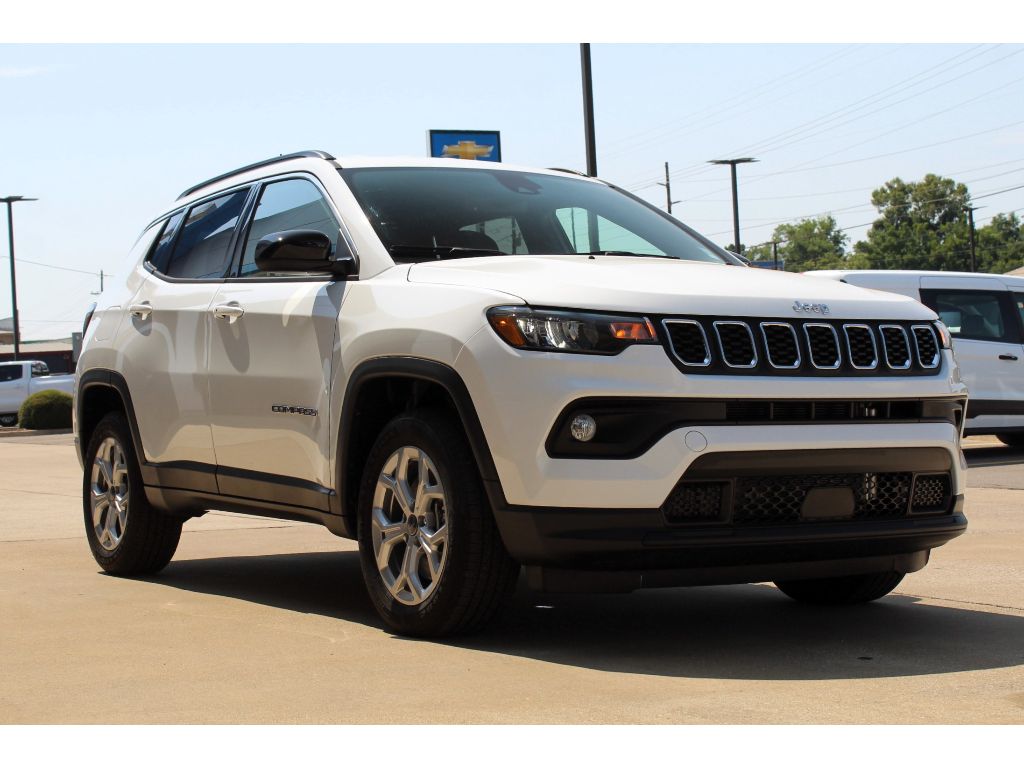 2025 Jeep Compass Latitude photo 4