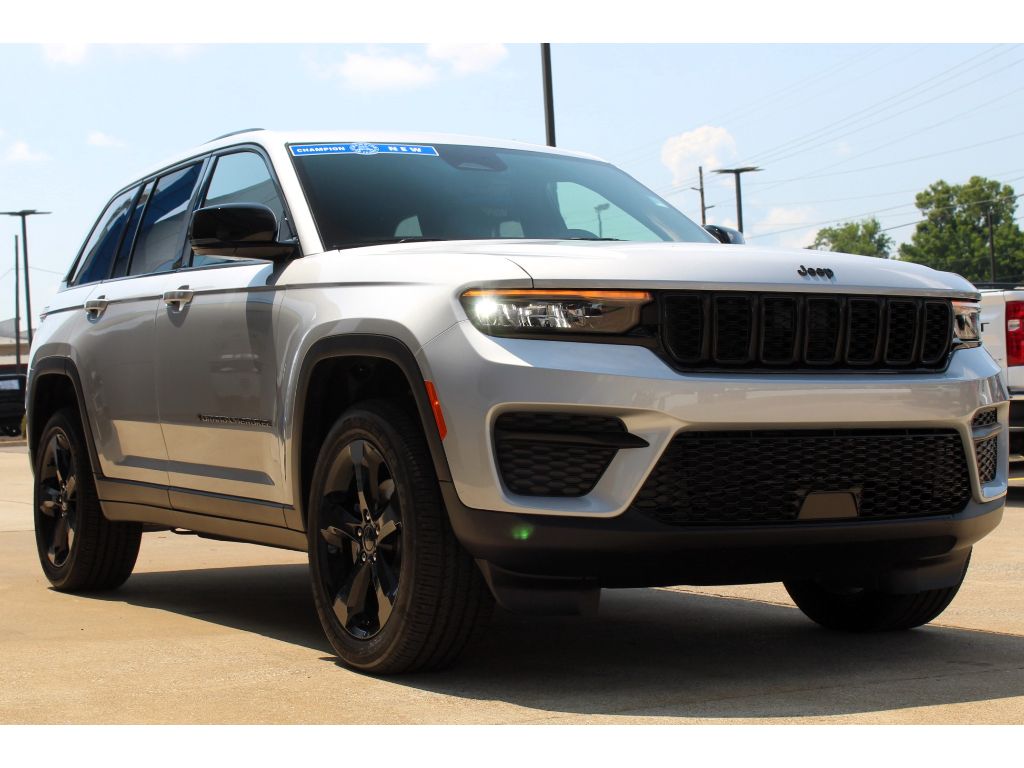 2025 Jeep Grand Cherokee Altitude X photo 4