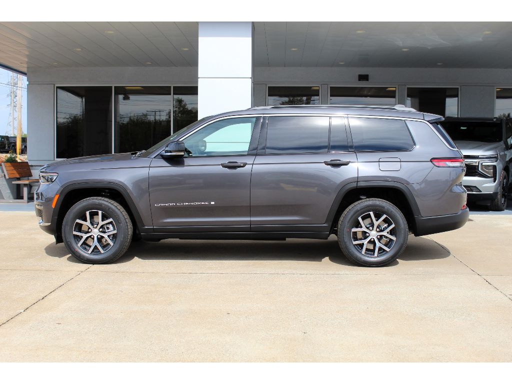 2025 Jeep Grand Cherokee Limited photo 2