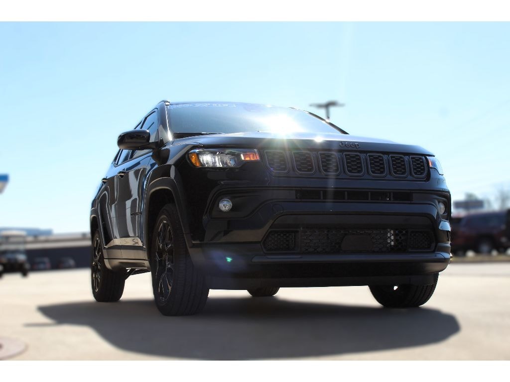 Used 2025 Jeep Compass Latitude SUV