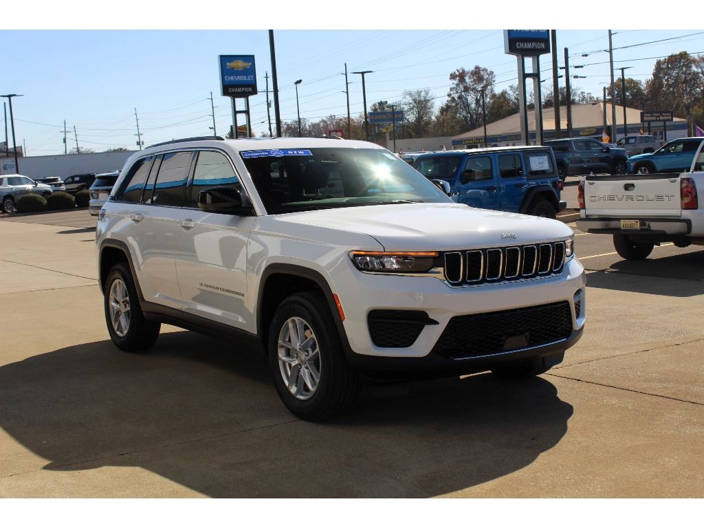 New 2025 Jeep Grand Cherokee Laredo X Sport Utility
