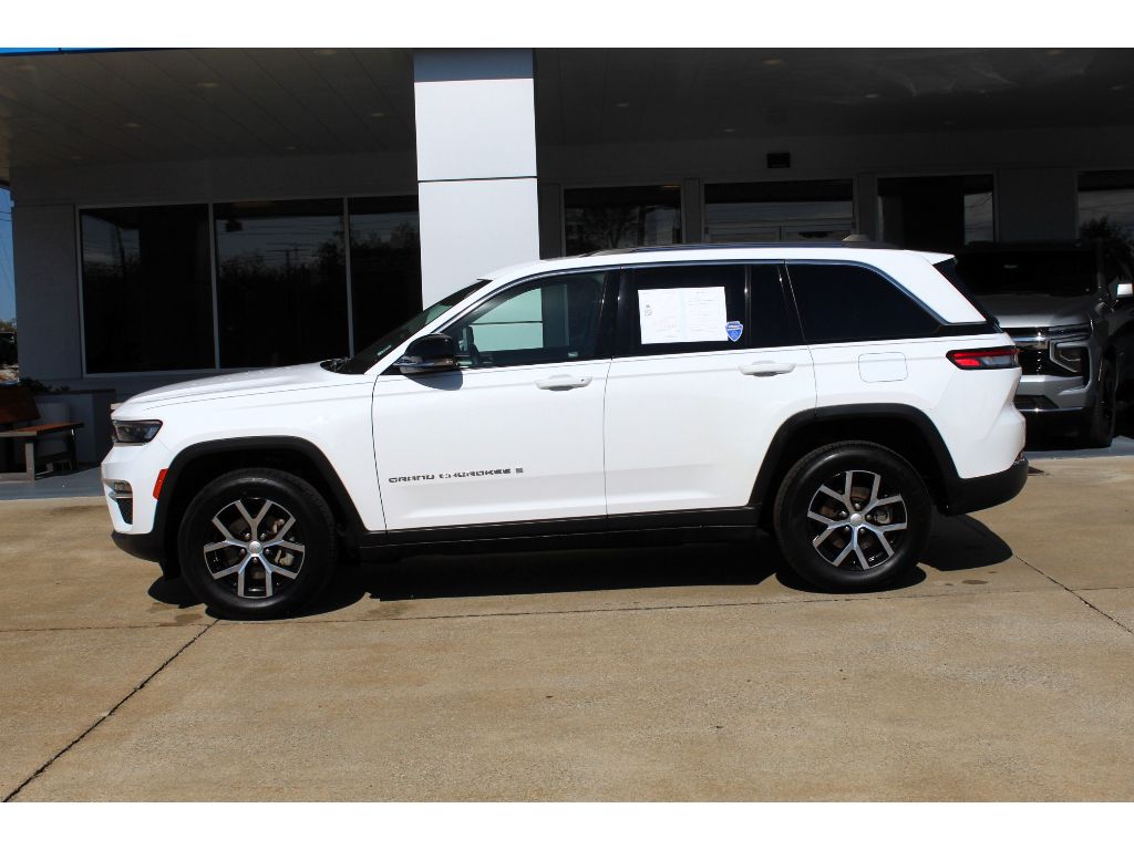 2023 Jeep Grand Cherokee Limited photo 2
