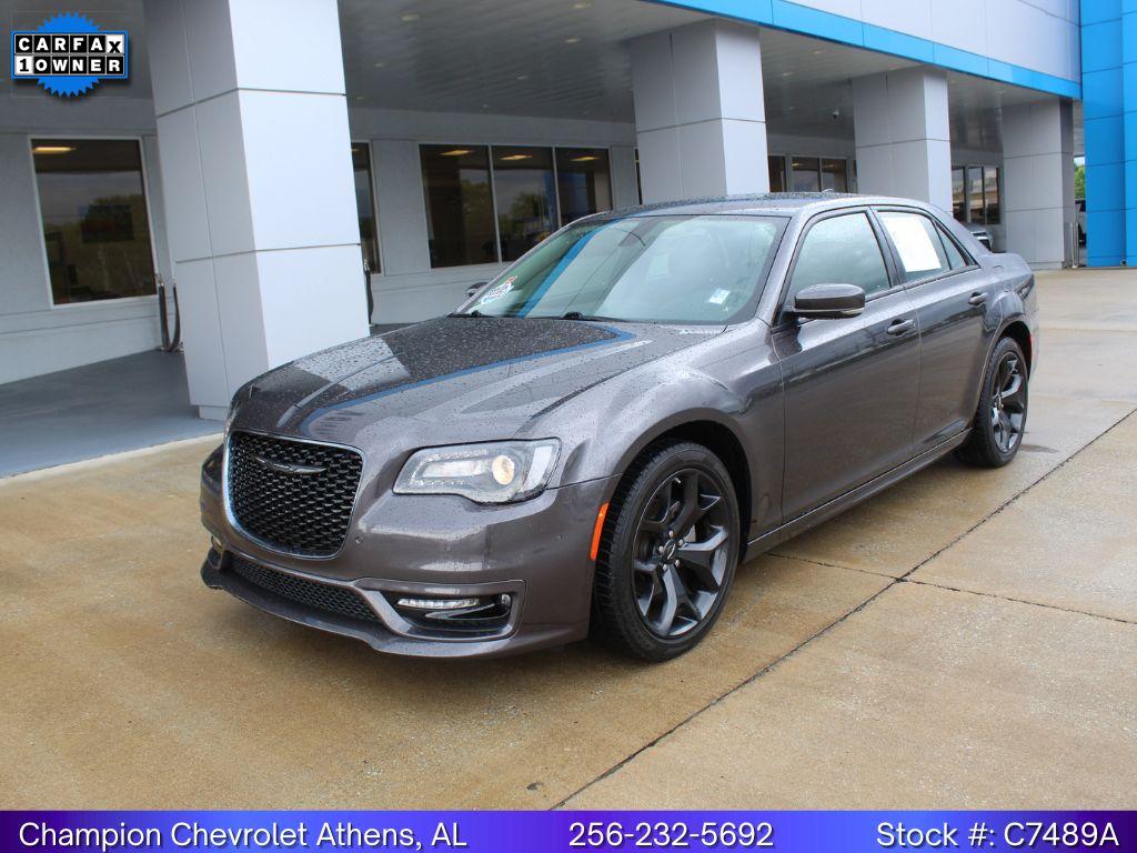 2023 Chrysler 300 Touring L RWD's photo