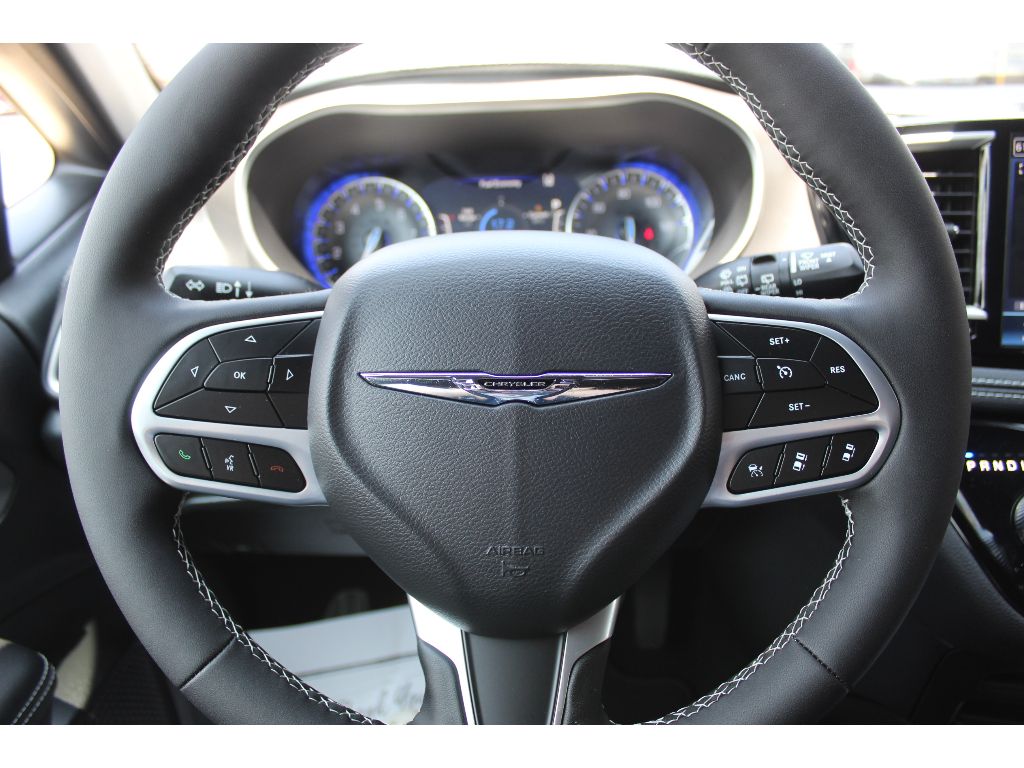 2026 Chrysler Pacifica Select - Photo 10