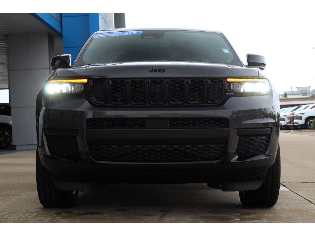 2025 Jeep Grand Cherokee Altitude X photo 2