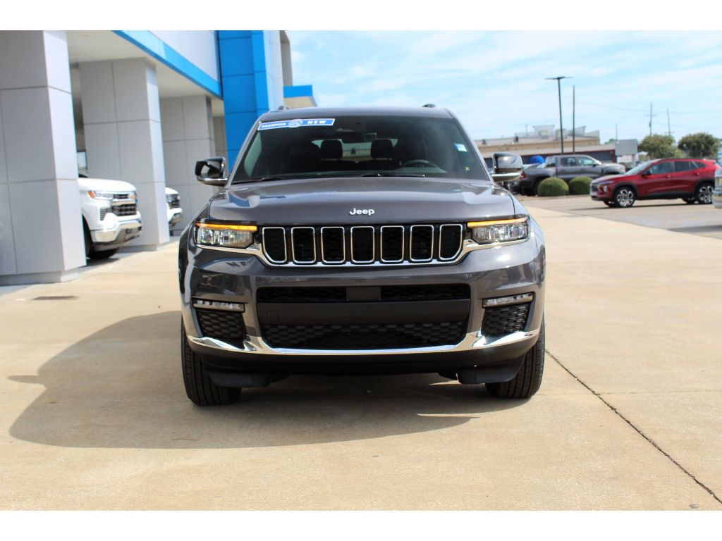 2025 Jeep Grand Cherokee Limited photo 3