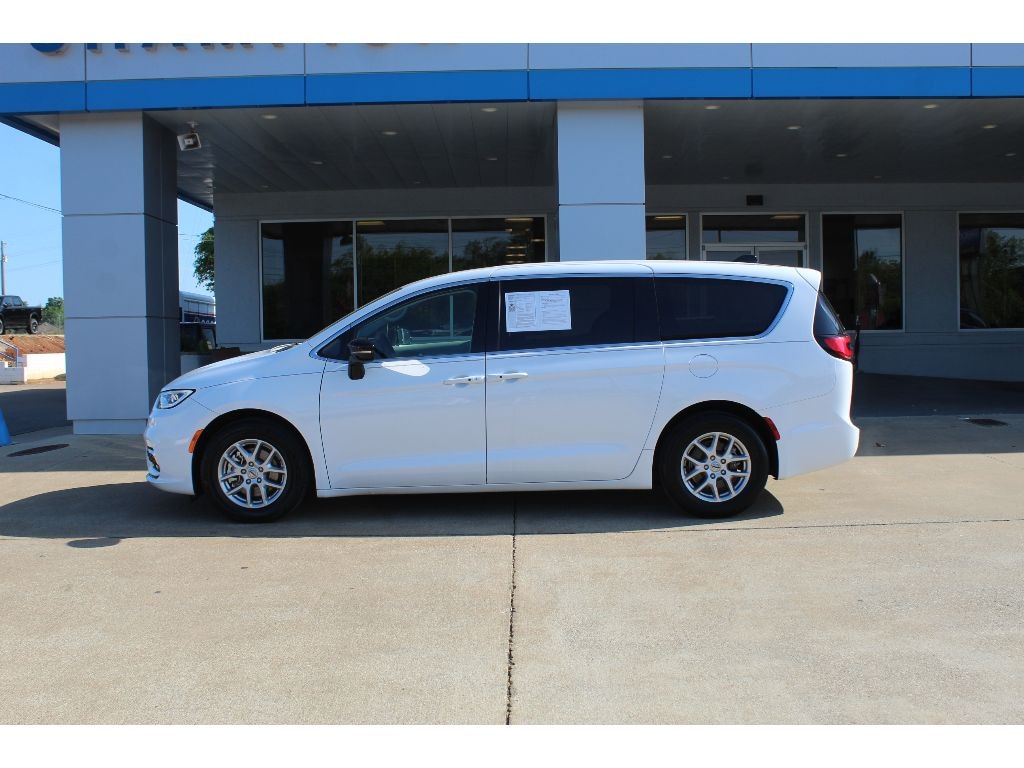 Used 2024 Chrysler Pacifica Touring L Passenger Van