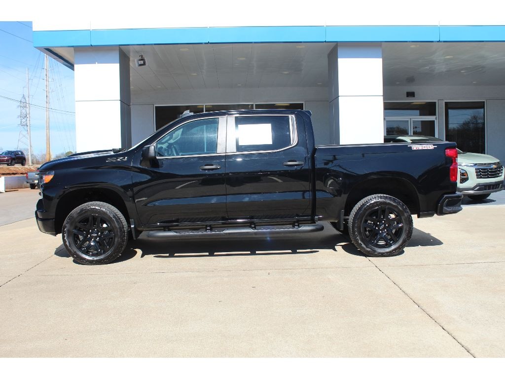 Used 2025 Chevrolet Silverado Custom Trail Boss Crew Cab