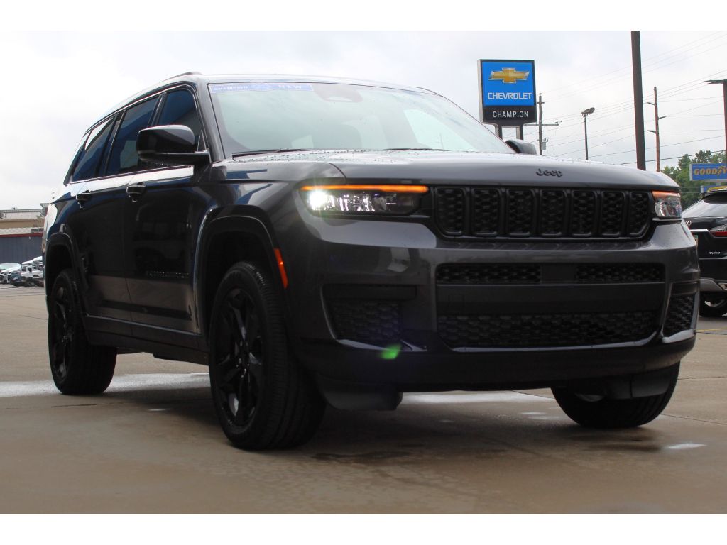 2025 Jeep Grand Cherokee Altitude X photo 3