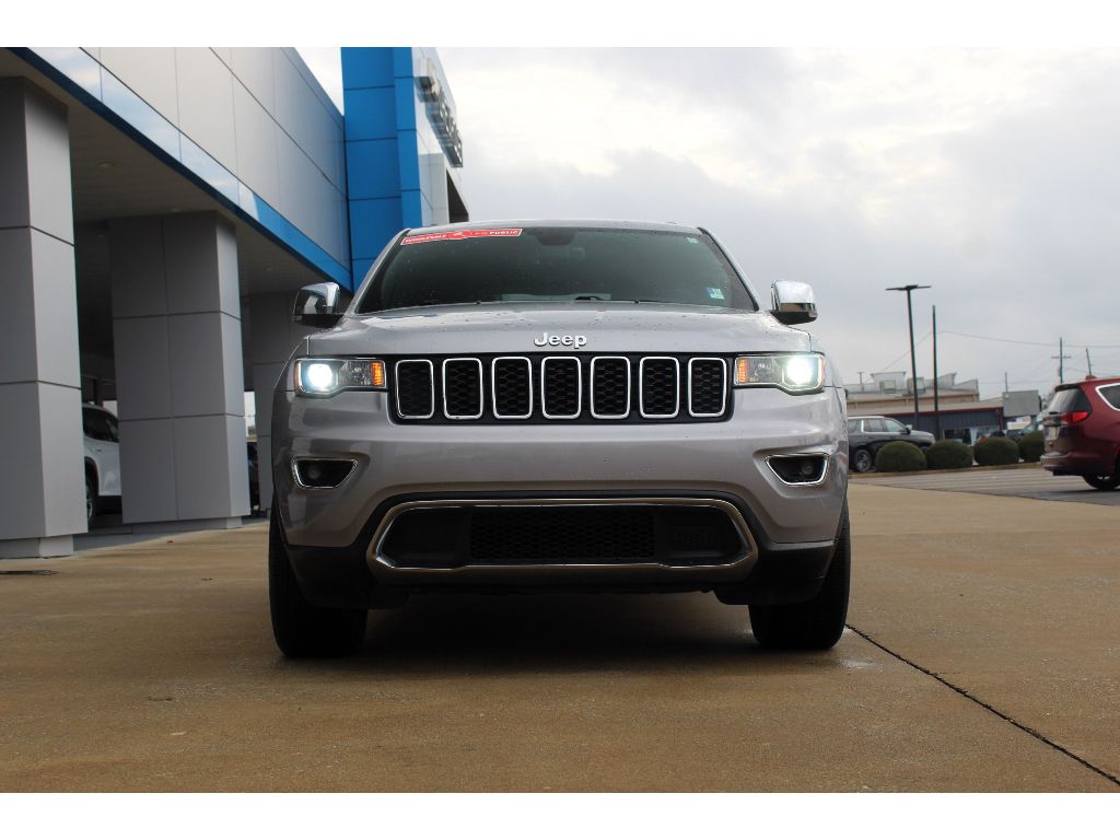 2017 Jeep Grand Cherokee Limited Sport photo 4