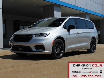 2026 Chrysler Pacifica Select Passenger Van