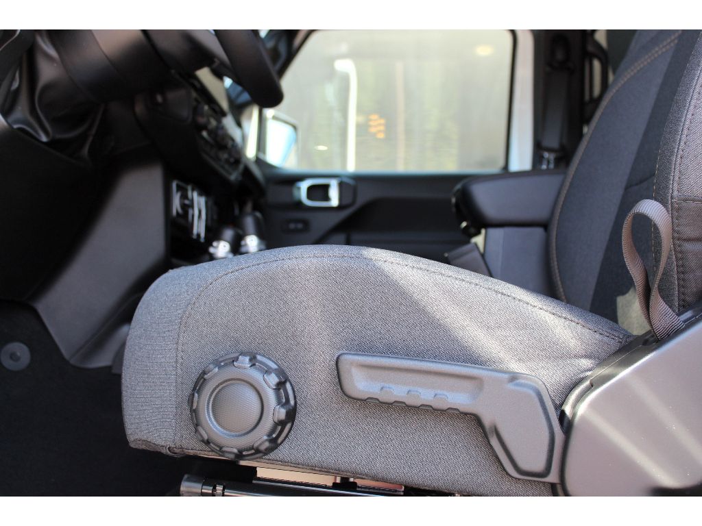 2025 Jeep Wrangler 4-Door Sport S - Photo 9