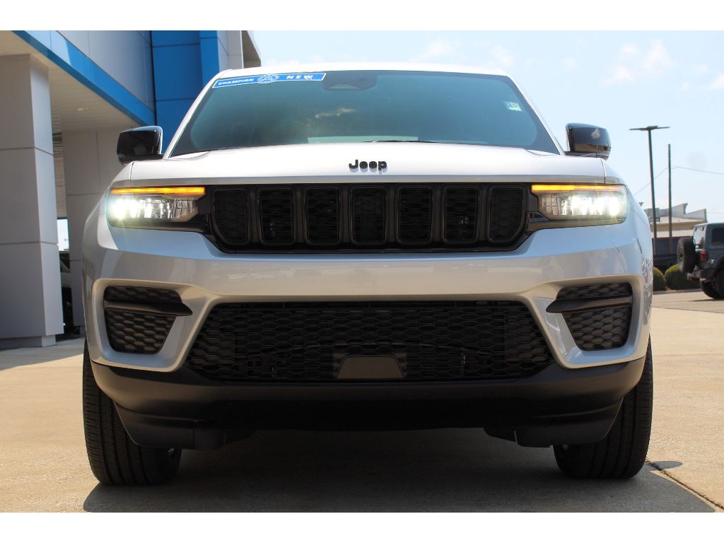 2025 Jeep Grand Cherokee Altitude X photo 3