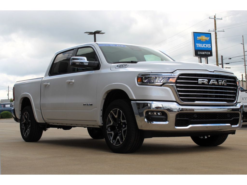 2025 Ram 1500 Laramie photo 3