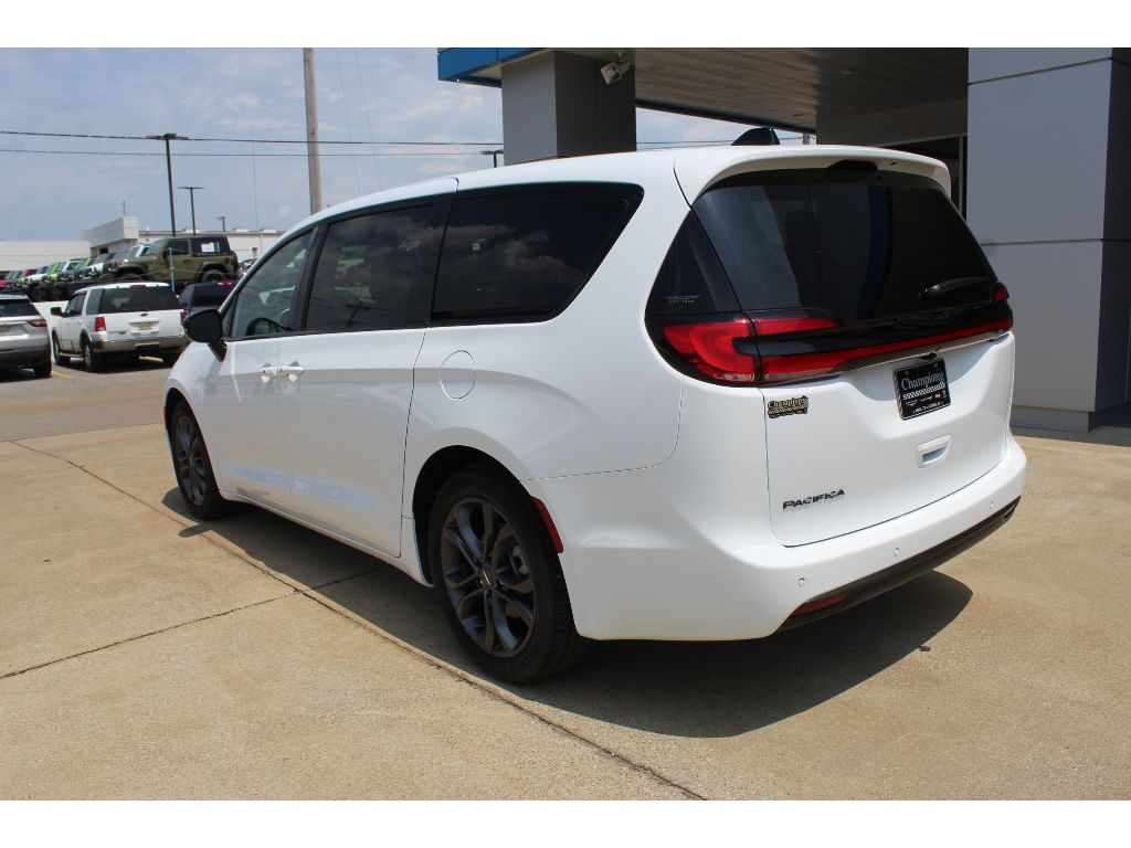 2026 Chrysler Pacifica Select - Photo 7